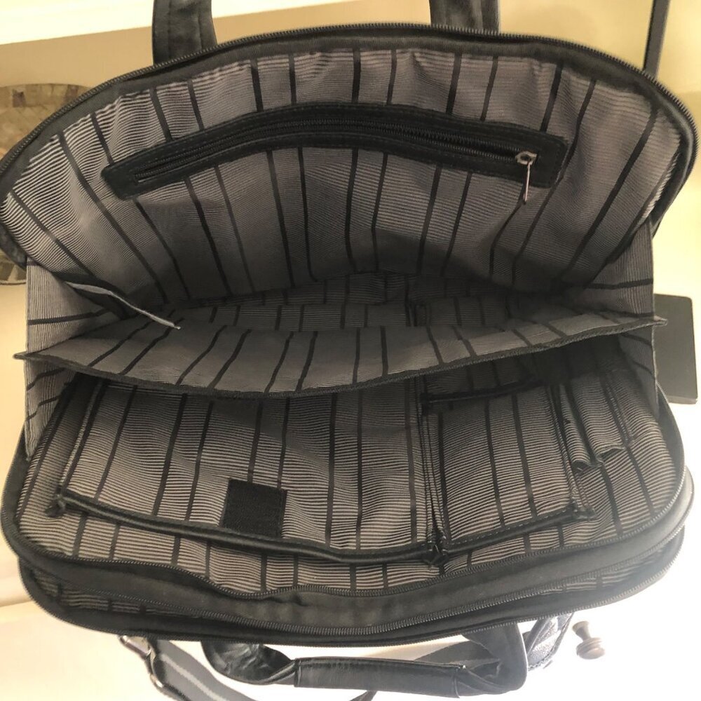Kenneth Cole Reaction ProTec Faux Pebbled Leather Slim 16" Laptop Business Brief - Picture 5 of 8